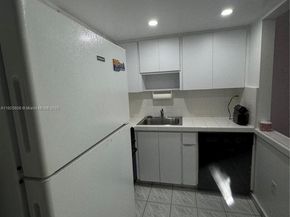 17620 Atlantic Blvd 105, Sunny Isles Beach FL 33160
