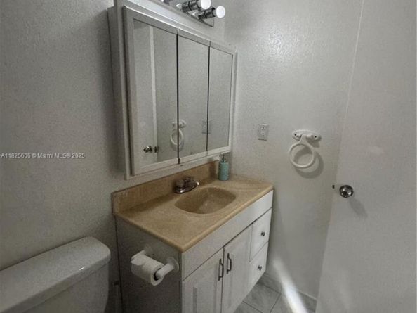 17620 Atlantic Blvd 105, Sunny Isles Beach FL 33160
