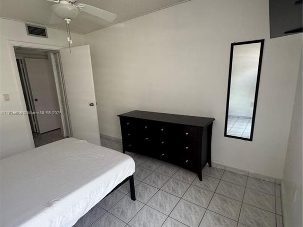 17620 Atlantic Blvd 105, Sunny Isles Beach FL 33160