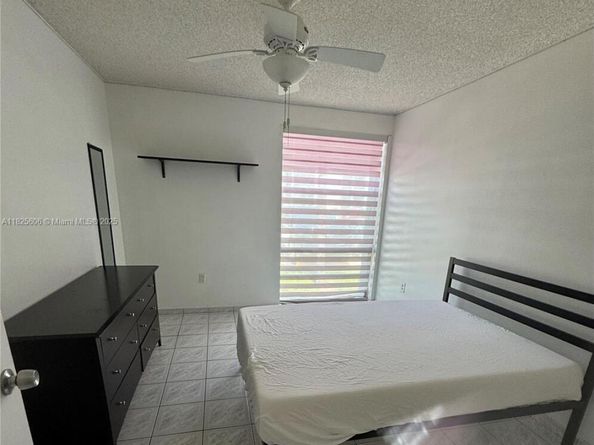 17620 Atlantic Blvd 105, Sunny Isles Beach FL 33160