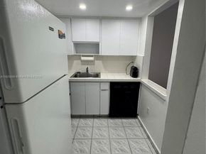 17620 Atlantic Blvd 105, Sunny Isles Beach FL 33160