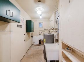 5737 Grant St, Hollywood FL 33021
