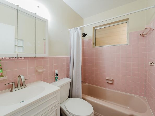 5737 Grant St, Hollywood FL 33021