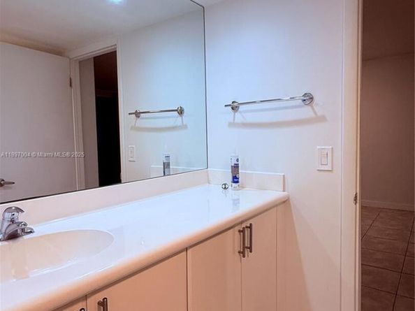 777 NE 62nd St C415, Miami FL 33138