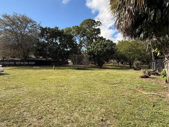 17520 NW 18th Ave, Miami Gardens FL 33056