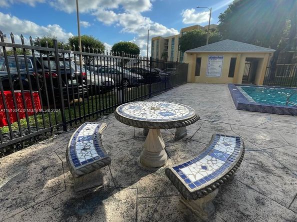 11800 SW 18th St 1314, Miami FL 33175