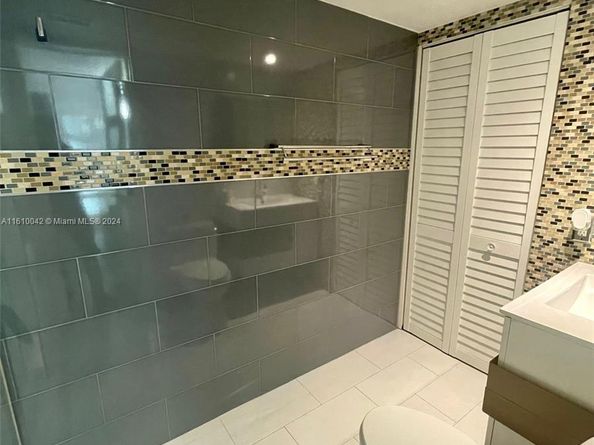 11800 SW 18th St 1314, Miami FL 33175