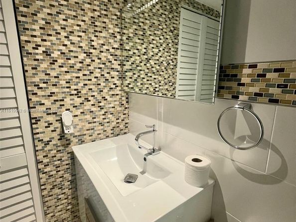 11800 SW 18th St 1314, Miami FL 33175