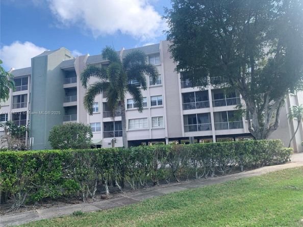 505 Spencer Dr 101, West Palm Beach FL 33409