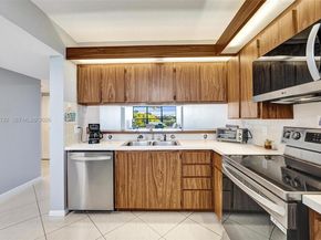 1514 Whitehall Dr 405, Davie FL 33324