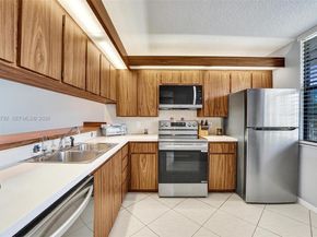 1514 Whitehall Dr 405, Davie FL 33324