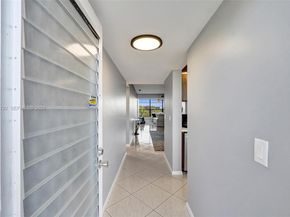 1514 Whitehall Dr 405, Davie FL 33324