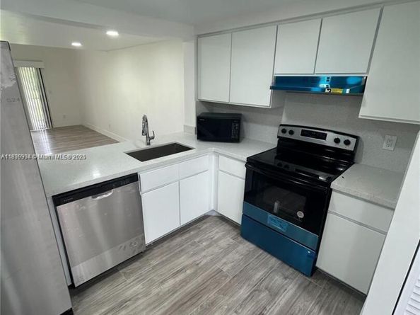 4632 NW 90th Ave, Sunrise FL 33351