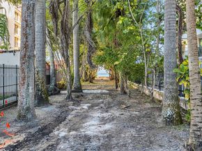 3535 W Glencoe St, Miami FL 33133