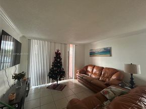 19805 SW 114th Ave 219, Miami FL 33157