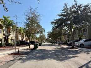 1385 SE 26th Ave, Homestead FL 33035