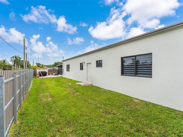 22801 SW 123rd Ave, Miami FL 33170