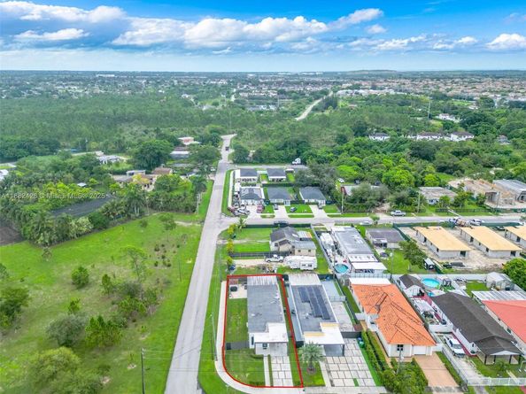 22801 SW 123rd Ave, Miami FL 33170