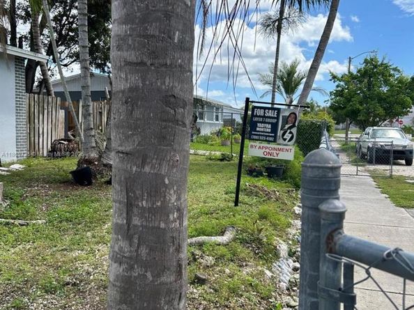 11431 SW 193rd Ter, Miami FL 33157