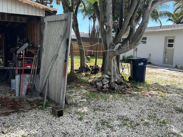 11431 SW 193rd Ter, Miami FL 33157