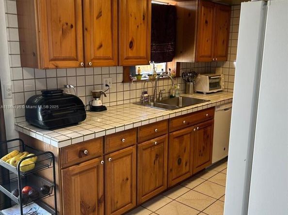 11431 SW 193rd Ter, Miami FL 33157
