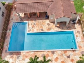 10227 NW 9th St Cir 3043, Miami FL 33172