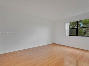 10227 NW 9th St Cir 3043, Miami FL 33172