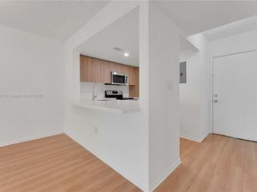 10227 NW 9th St Cir 3043, Miami FL 33172