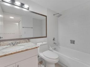 10227 NW 9th St Cir 3043, Miami FL 33172