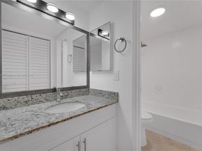 10227 NW 9th St Cir 3043, Miami FL 33172