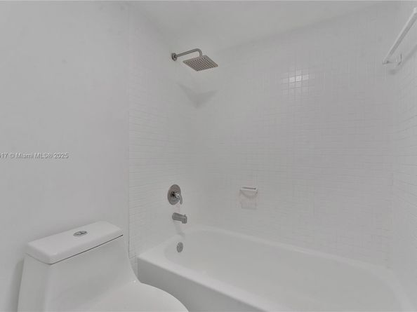 10227 NW 9th St Cir 3043, Miami FL 33172