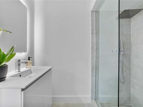 8500 SW 179th St, Palmetto Bay FL 33157