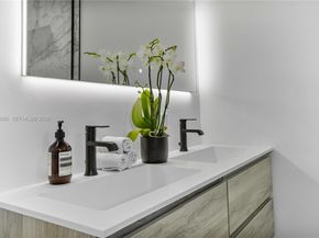 8500 SW 179th St, Palmetto Bay FL 33157