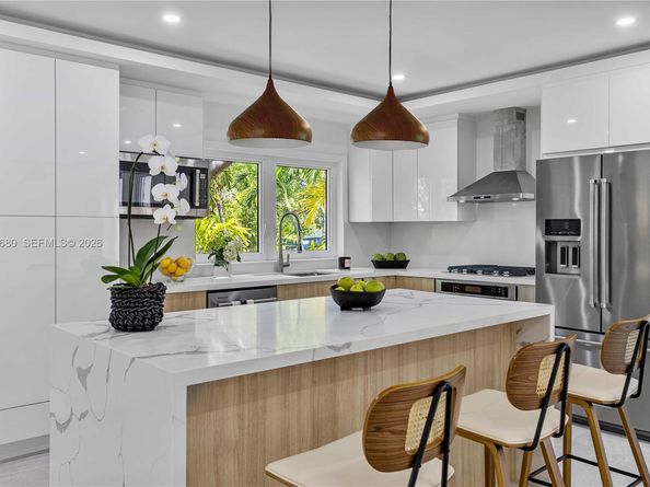 8500 SW 179th St, Palmetto Bay FL 33157