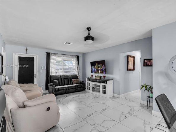 7642 Venetian St, Miramar FL 33023