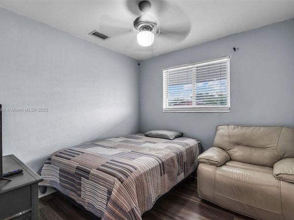 7642 Venetian St, Miramar FL 33023