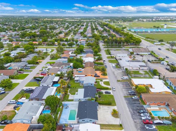 7642 Venetian St, Miramar FL 33023