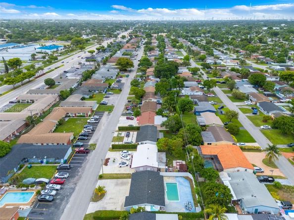 7642 Venetian St, Miramar FL 33023