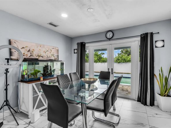 7642 Venetian St, Miramar FL 33023