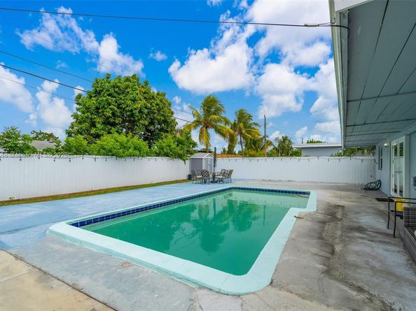 7642 Venetian St, Miramar FL 33023