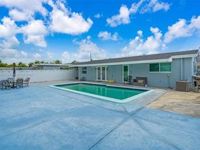 7642 Venetian St, Miramar FL 33023
