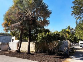 749 NW 43rd St, Oakland Park FL 33309