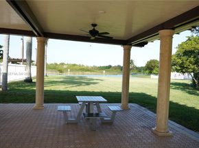 1471 NW 159th Ave, Pembroke Pines FL 33028