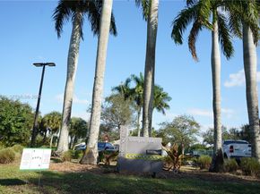 1471 NW 159th Ave, Pembroke Pines FL 33028