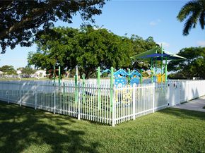 1471 NW 159th Ave, Pembroke Pines FL 33028