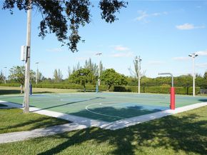 1471 NW 159th Ave, Pembroke Pines FL 33028