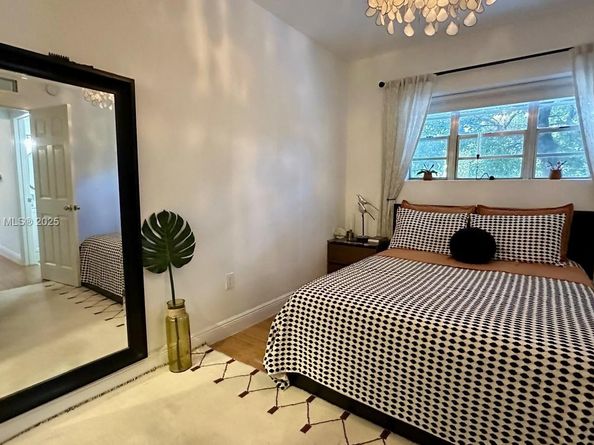 4812 Pine Tree Dr 204, Miami Beach FL 33140