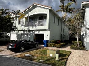 3021 Laurel Ridge Cir, Riviera Beach FL 33404