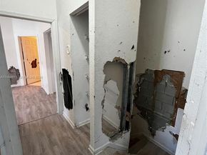 3021 Laurel Ridge Cir, Riviera Beach FL 33404