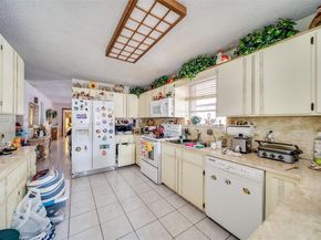 854 E 24th St, Hialeah FL 33013